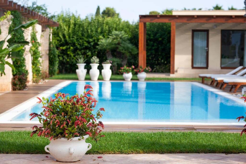 Spaziosa Villa Con Piscina E Giardino, Polignano A Mare Polignano a Mare Exterior foto